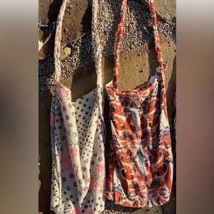Free people 2 tote bags cotton This Free People is so lightweight . Pre owned.